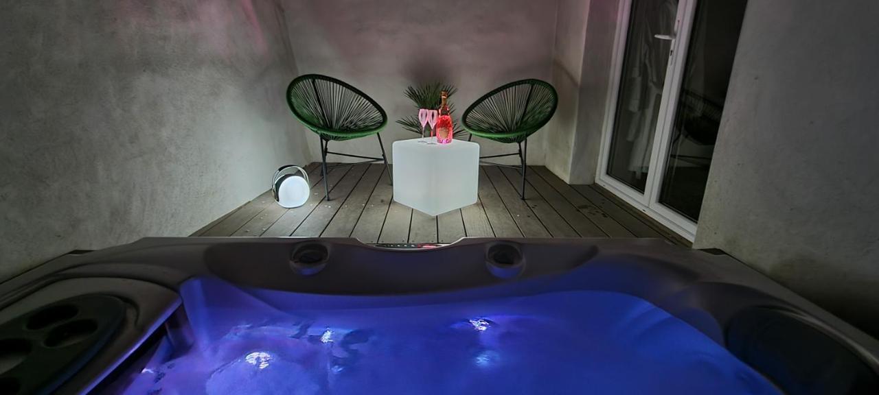 Ferienwohnung L'Acqua Dolce - La Rochelle - Ile De Re - Jacuzzi Exterior foto