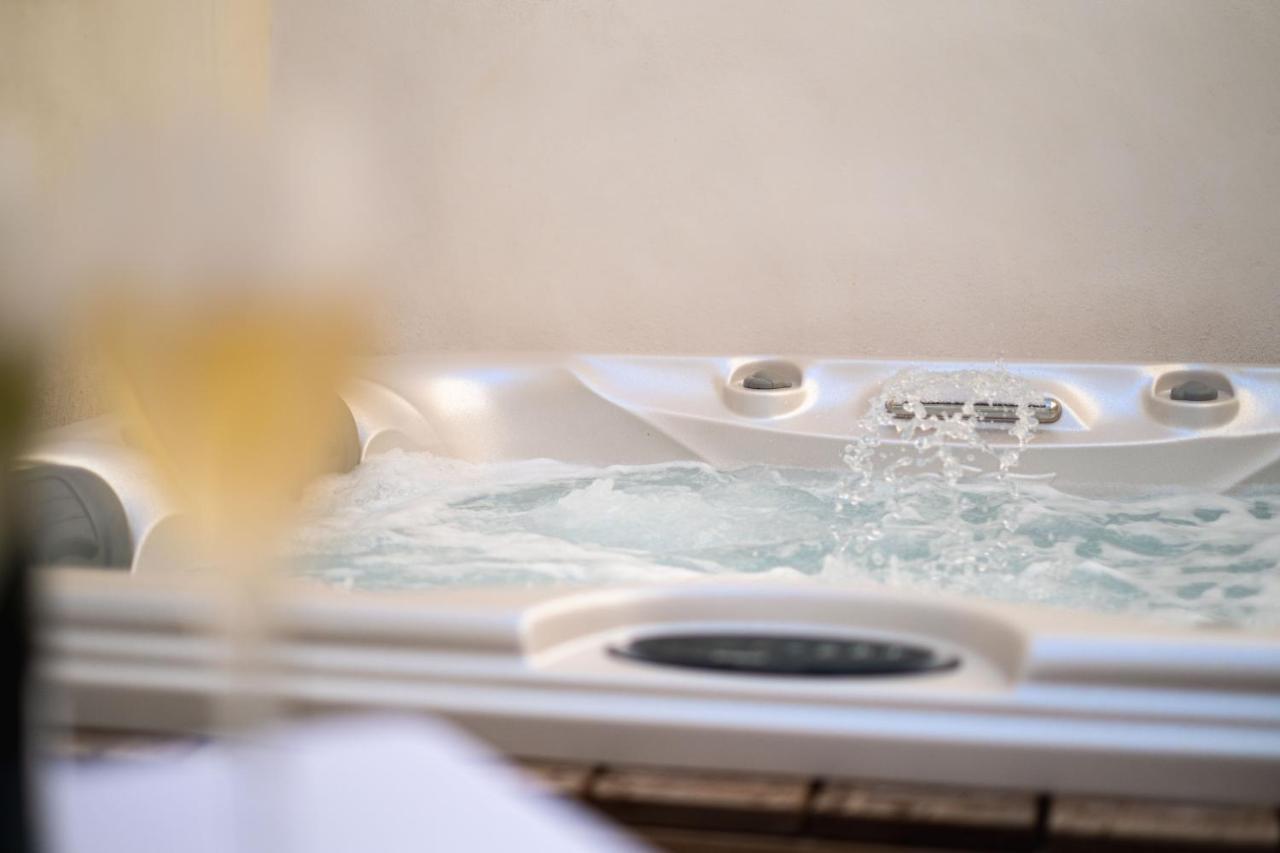 Ferienwohnung L'Acqua Dolce - La Rochelle - Ile De Re - Jacuzzi Exterior foto
